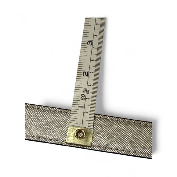 Michael by Michael Kors Twist Reversible Leather Belt – Black & Silver (XL) - Picture 6 of 12